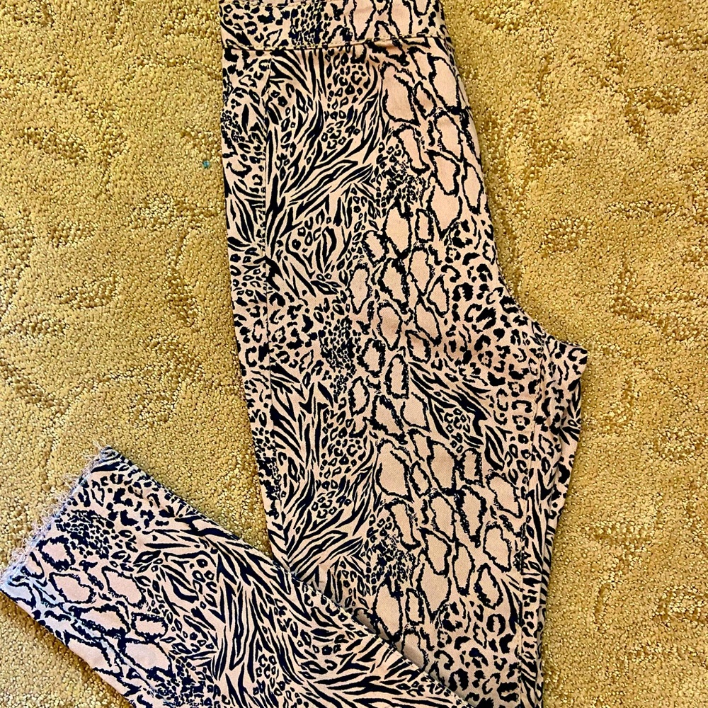 H&M DIVIDED leopard printed pants😍